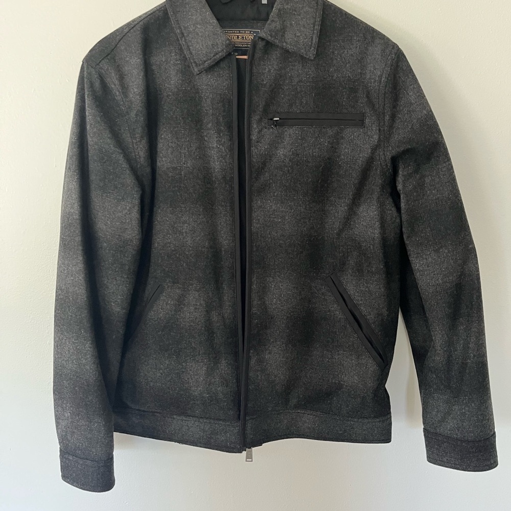 Men's Gray Jacket - image 6
